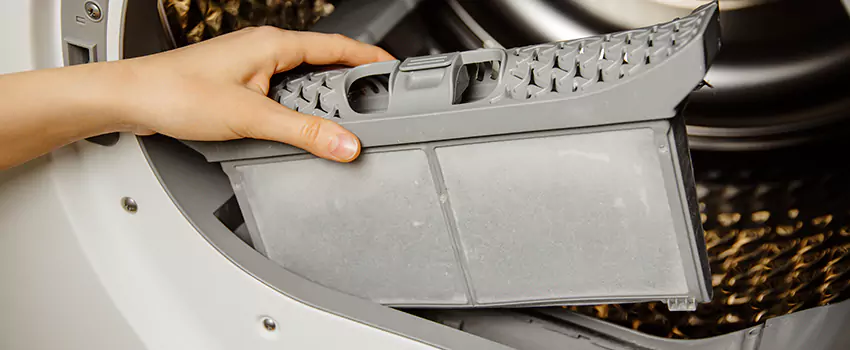 Signs Of A Clogged Dryer Lint Trap in Hauppauge, New York